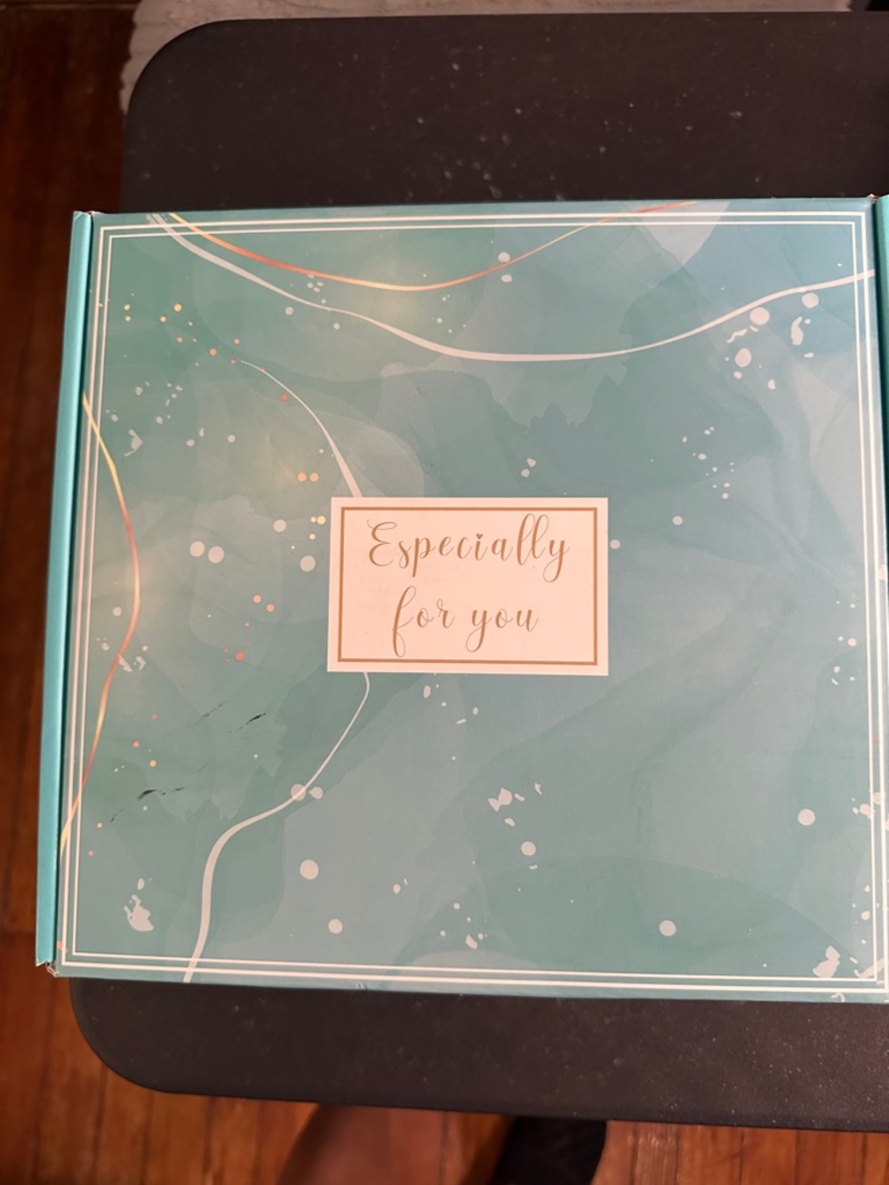 Teal Face Mask Gift Box — Women’s Protective Accessory